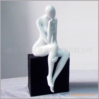 簡約裝飾的藝術 揭秘現(xiàn)代風格人物擺件的魅力與選購指南